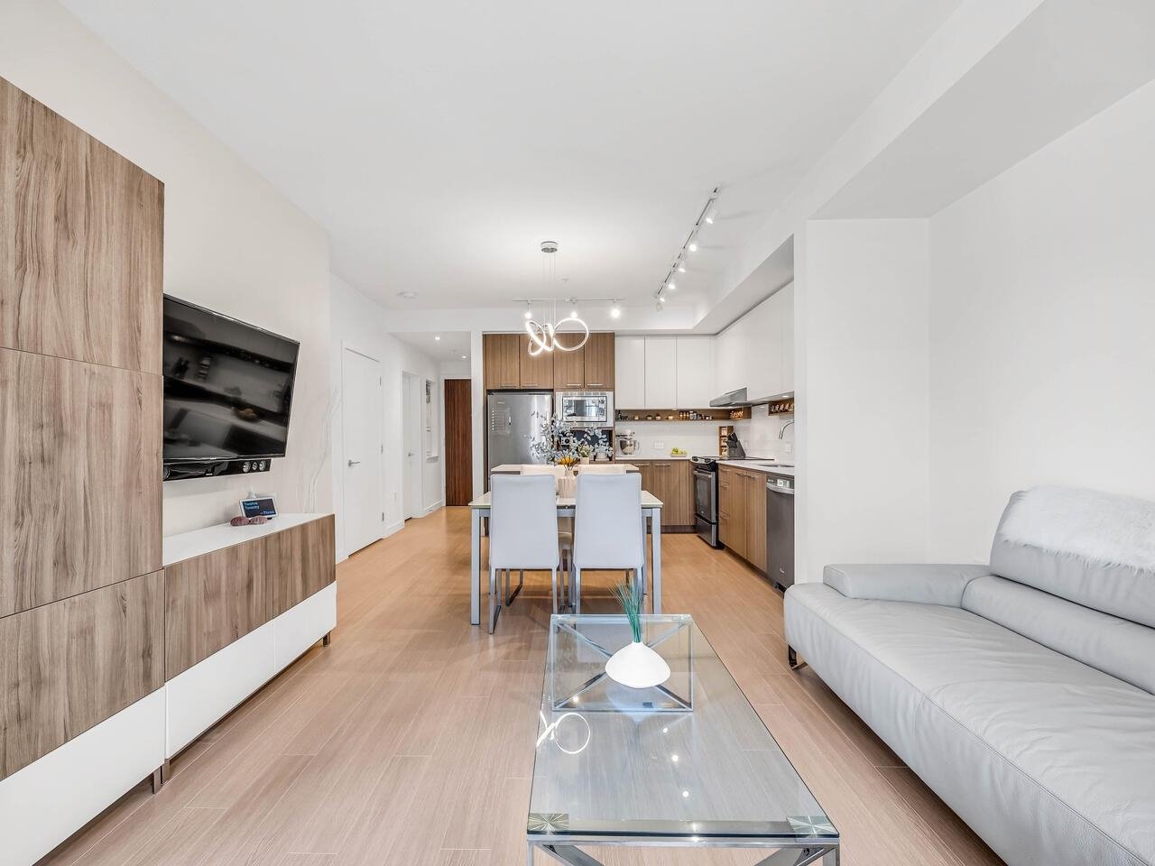 217-618 Como Lake Ave