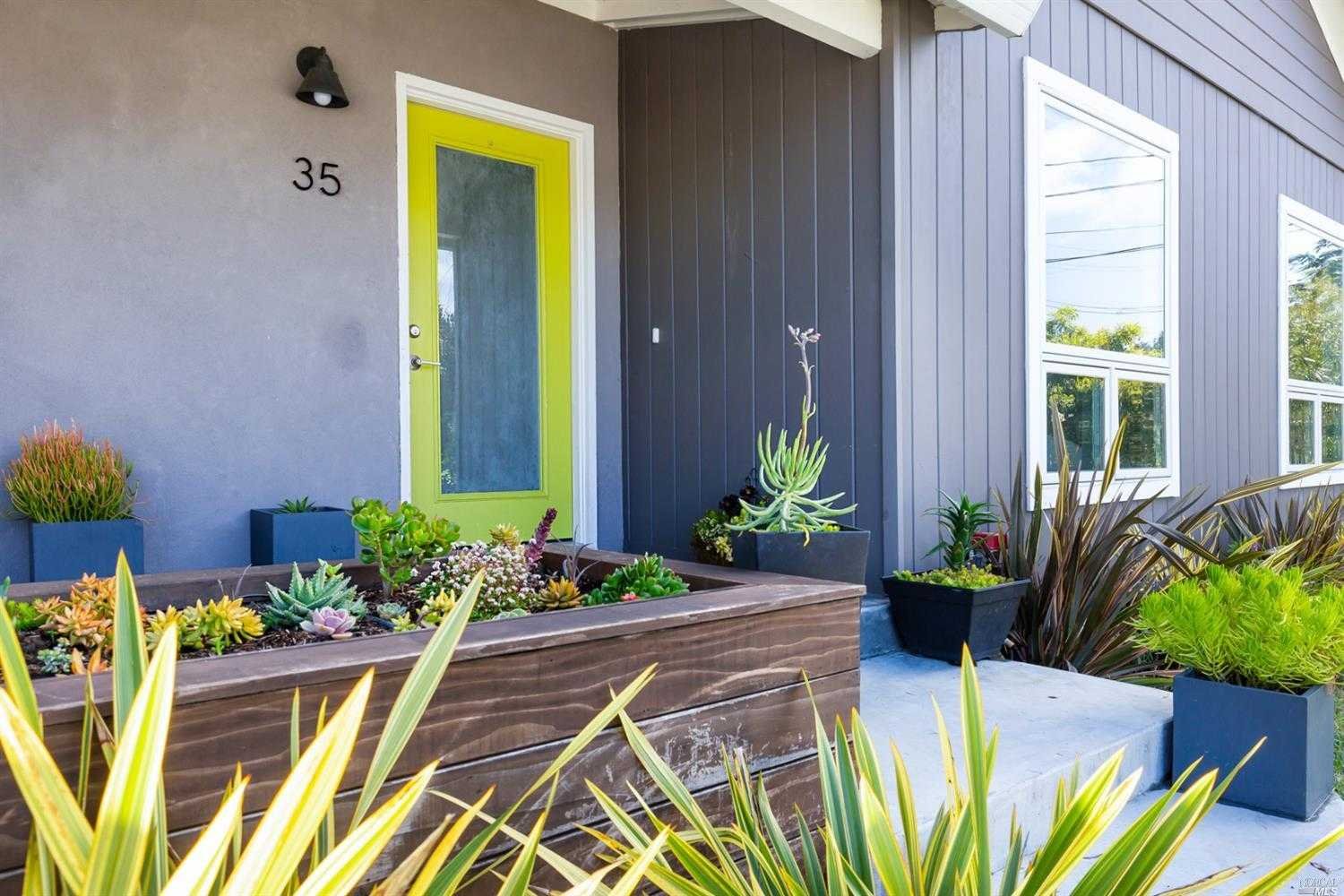 35 Echo Ave