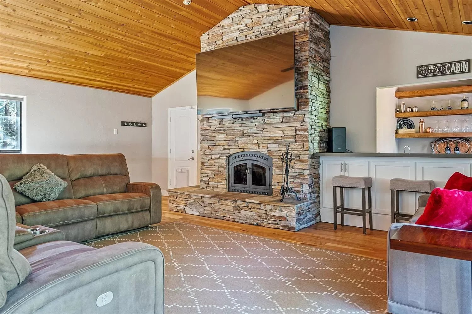 5071 Hokan Cir