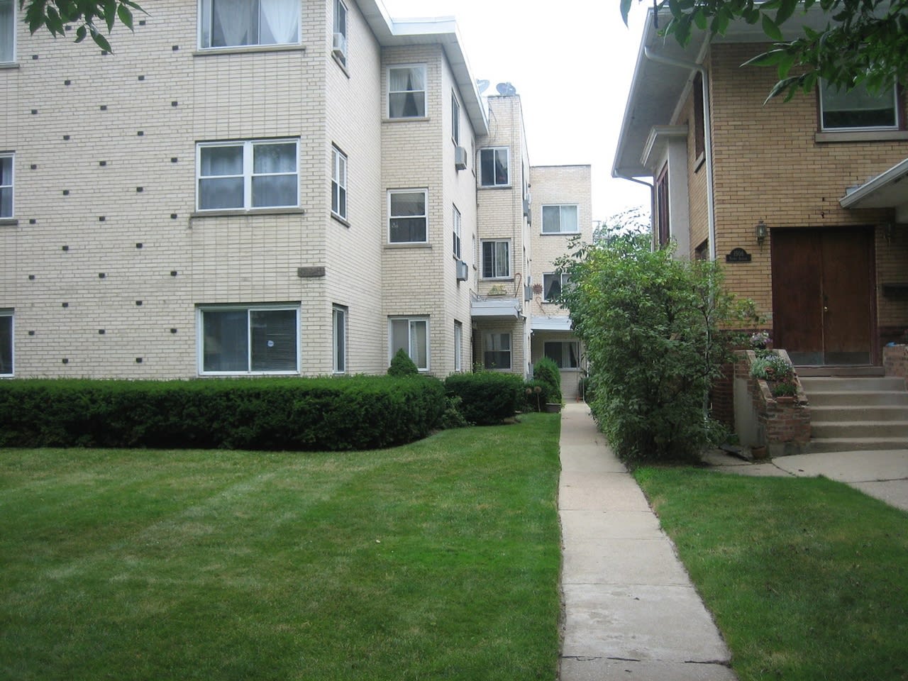 1512 W TOUHY Ave #1
