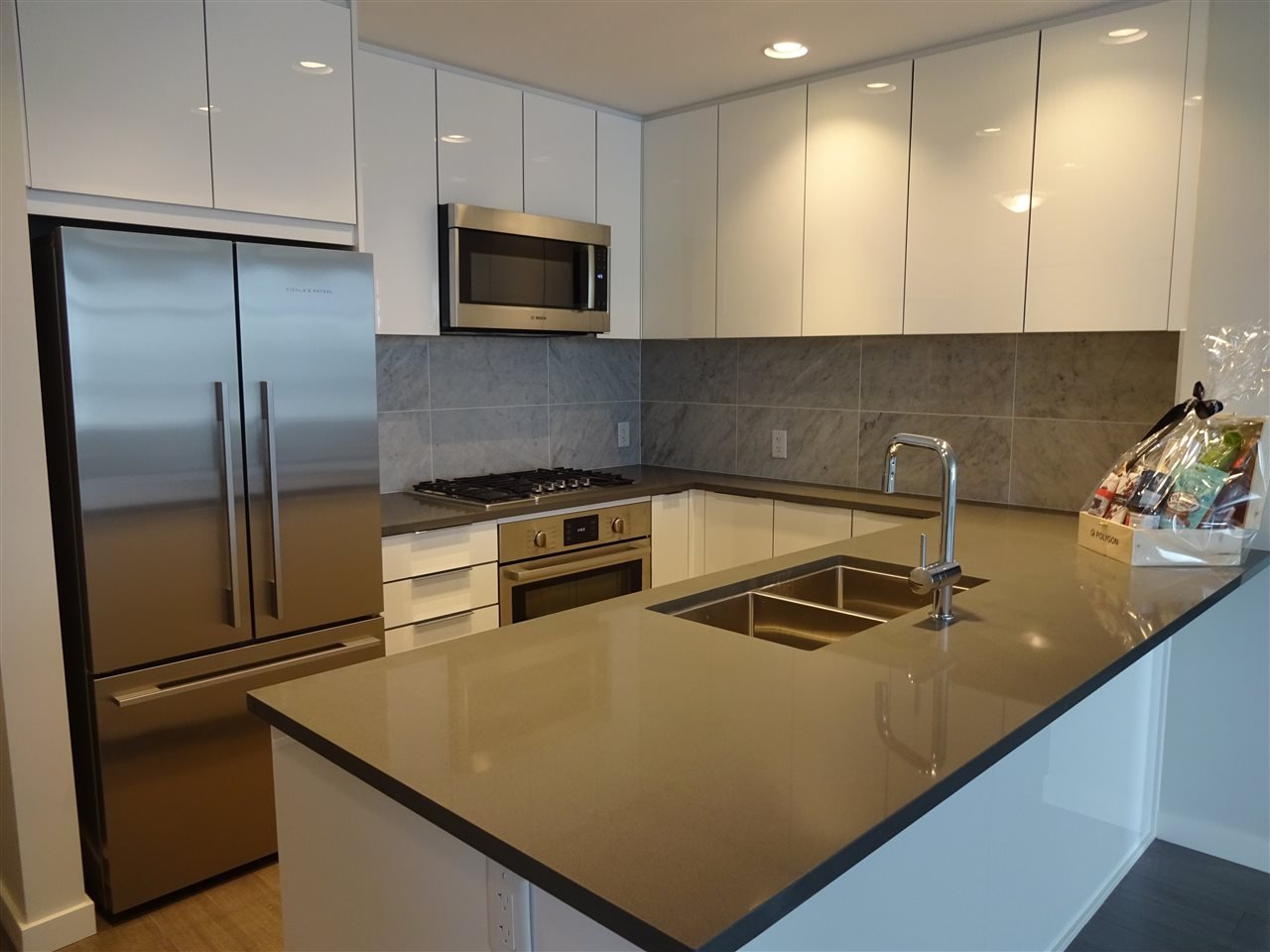 604-3289 Riverwalk Ave