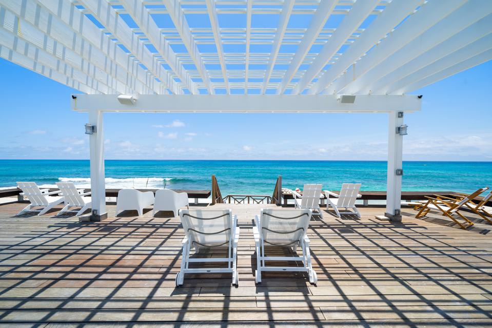 $15 Million Oceanfront Bahamas Retreat Can Handle A Party Crowd