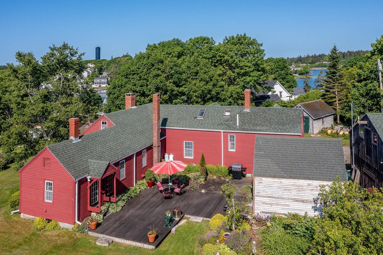 New Listing: 5 Chestnut Street, Vinalhaven, ME 04863 – $749,000