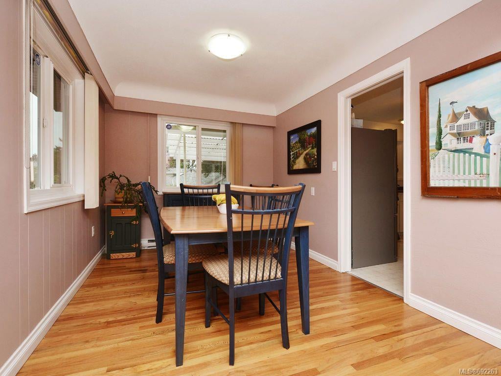 566 Ledsham Rd, Colwood