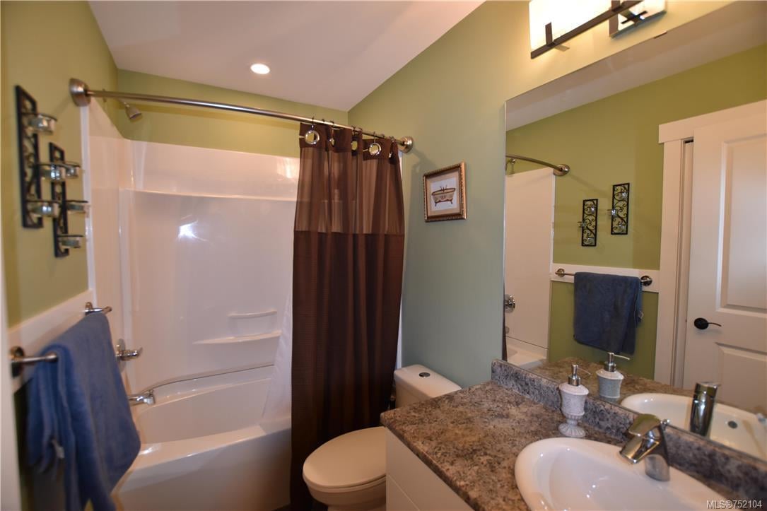 1918 Maple Ave, Sooke