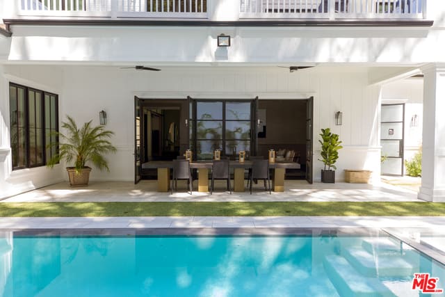 Serene Palazzo