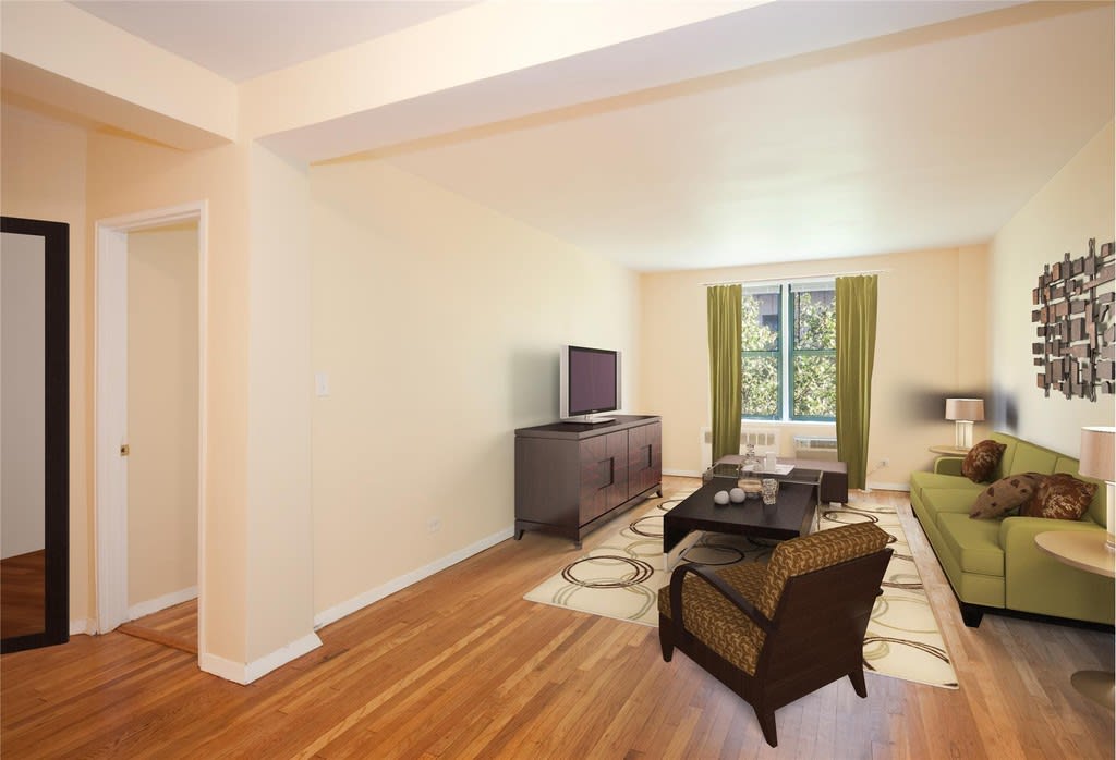 330 East 70th St, 3H