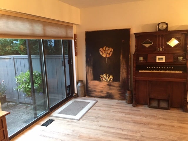 2044 Deep Cove Cres