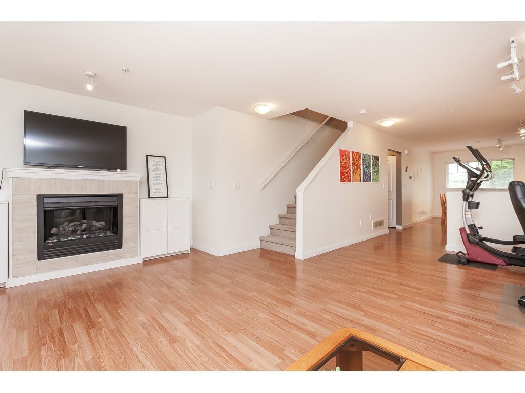 101-12040 68 Ave