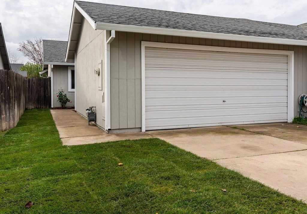 5527 Moorhouse Court