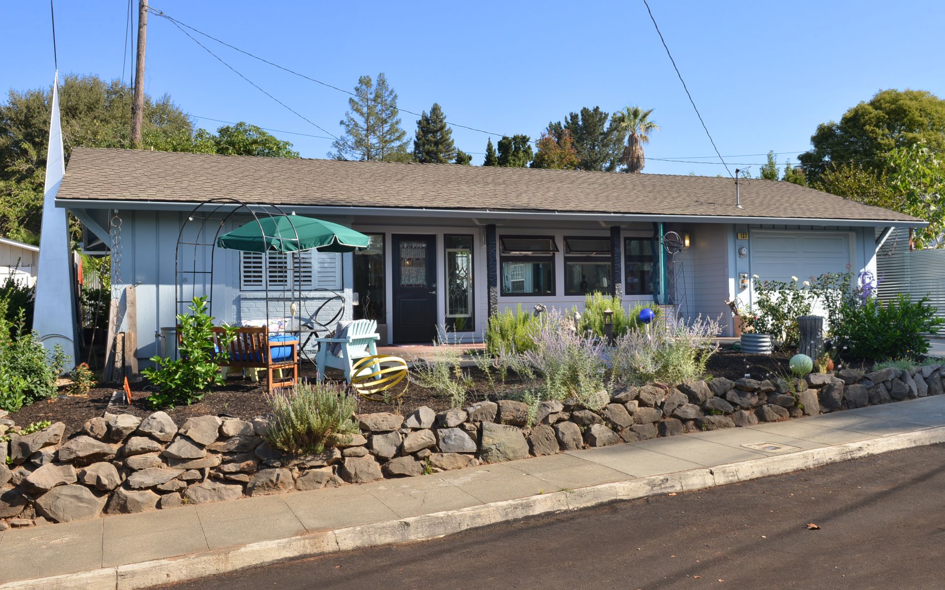 137 Sherman St