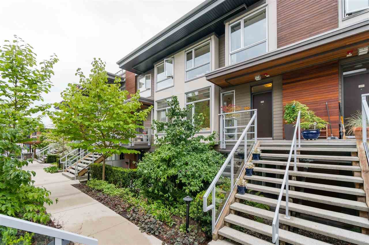 208-735 W 15th St