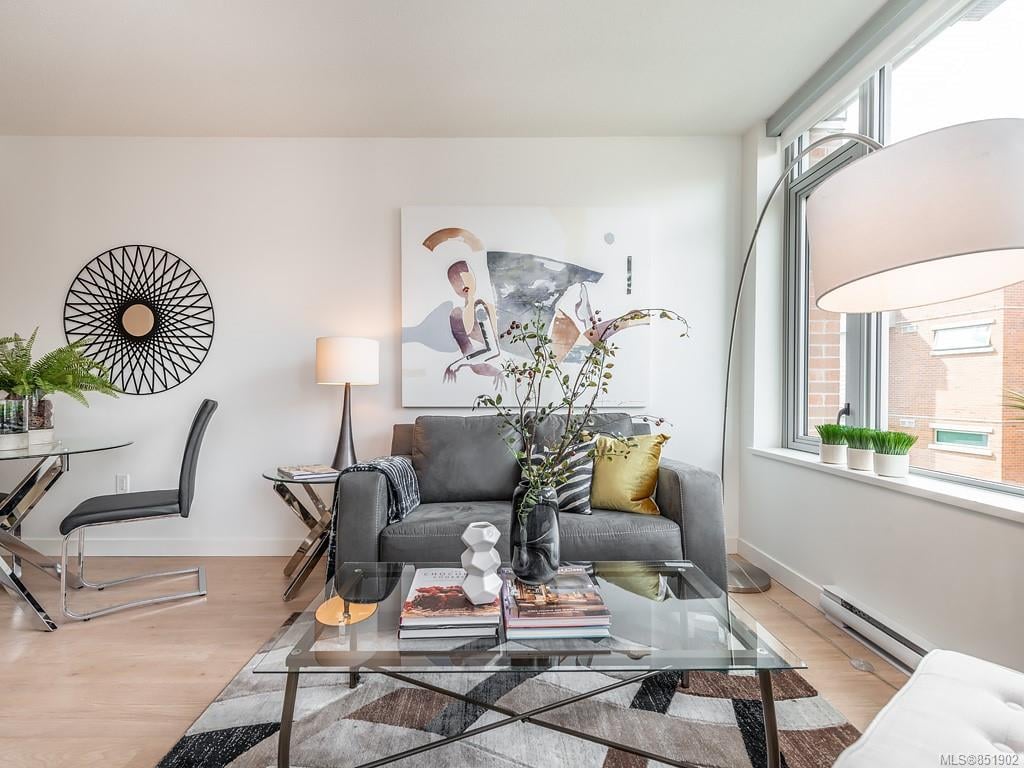 404-646 Michigan St