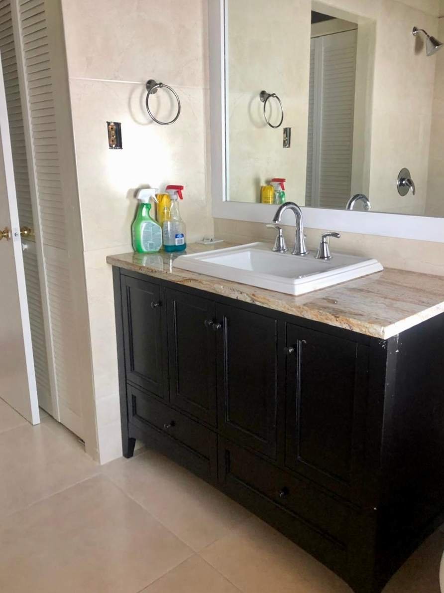 350 1 Bedroom in Village Cay