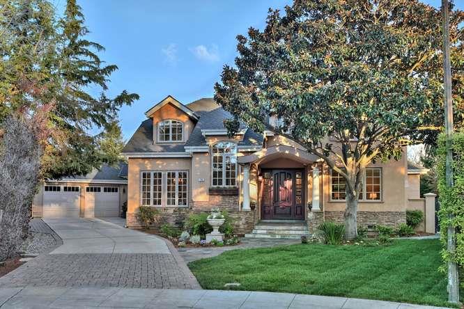 780 Rosewood Dr