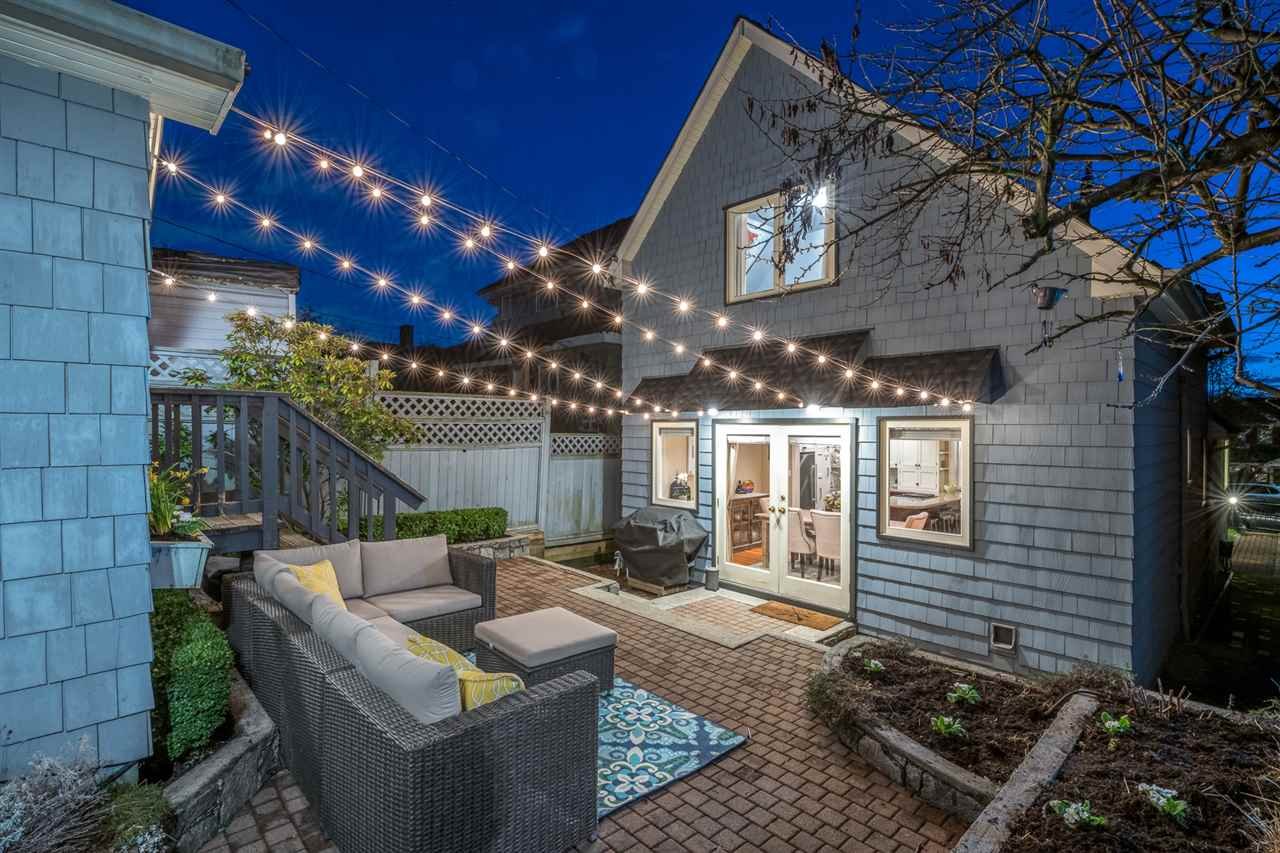 236 W 5th St