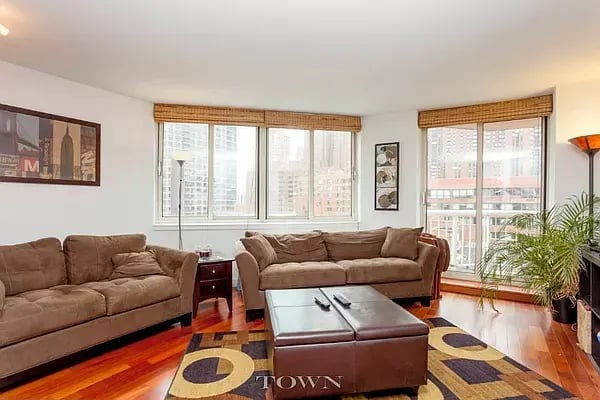 206 East 95th Street Unit: 10A