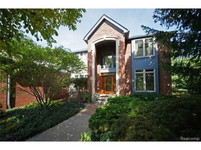 46000 White Pines Dr