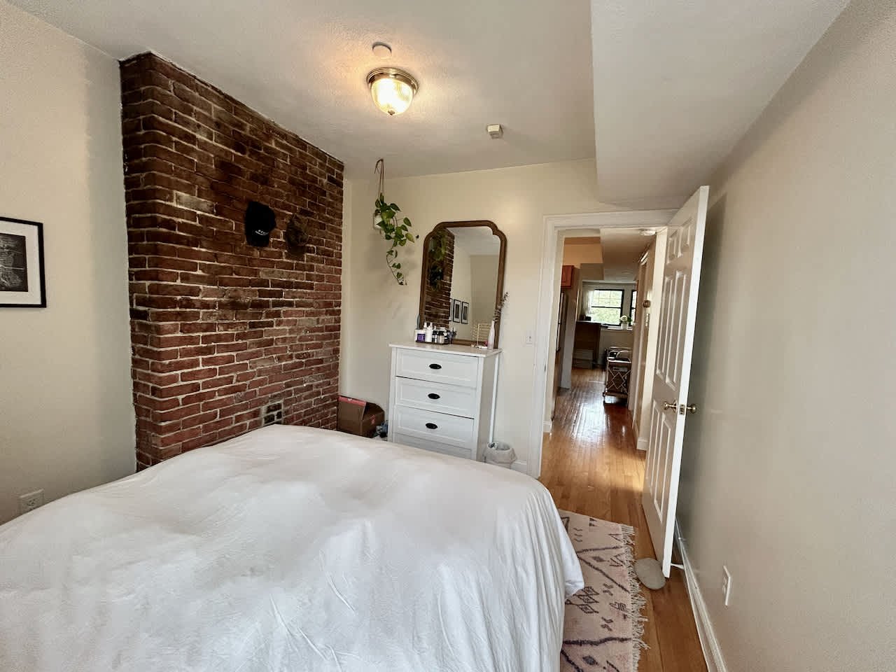 South End - Penthouse 1 bed 1 bath w. Central air/heat & Laundry! 