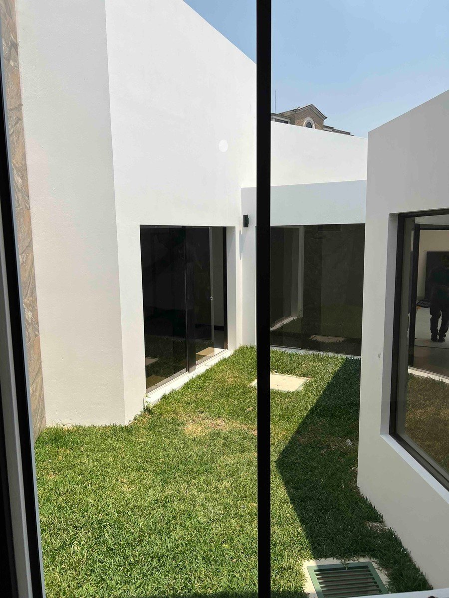 Minimalist Inner Patio Home, Curridabat, San Jose