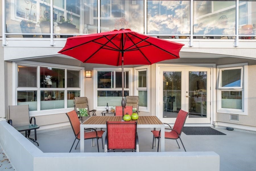 204-15367 Buena Vista Ave