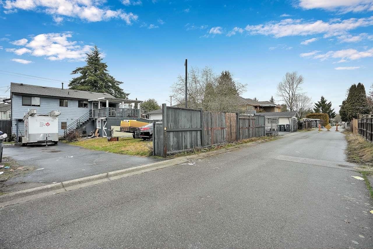 9428 132 St