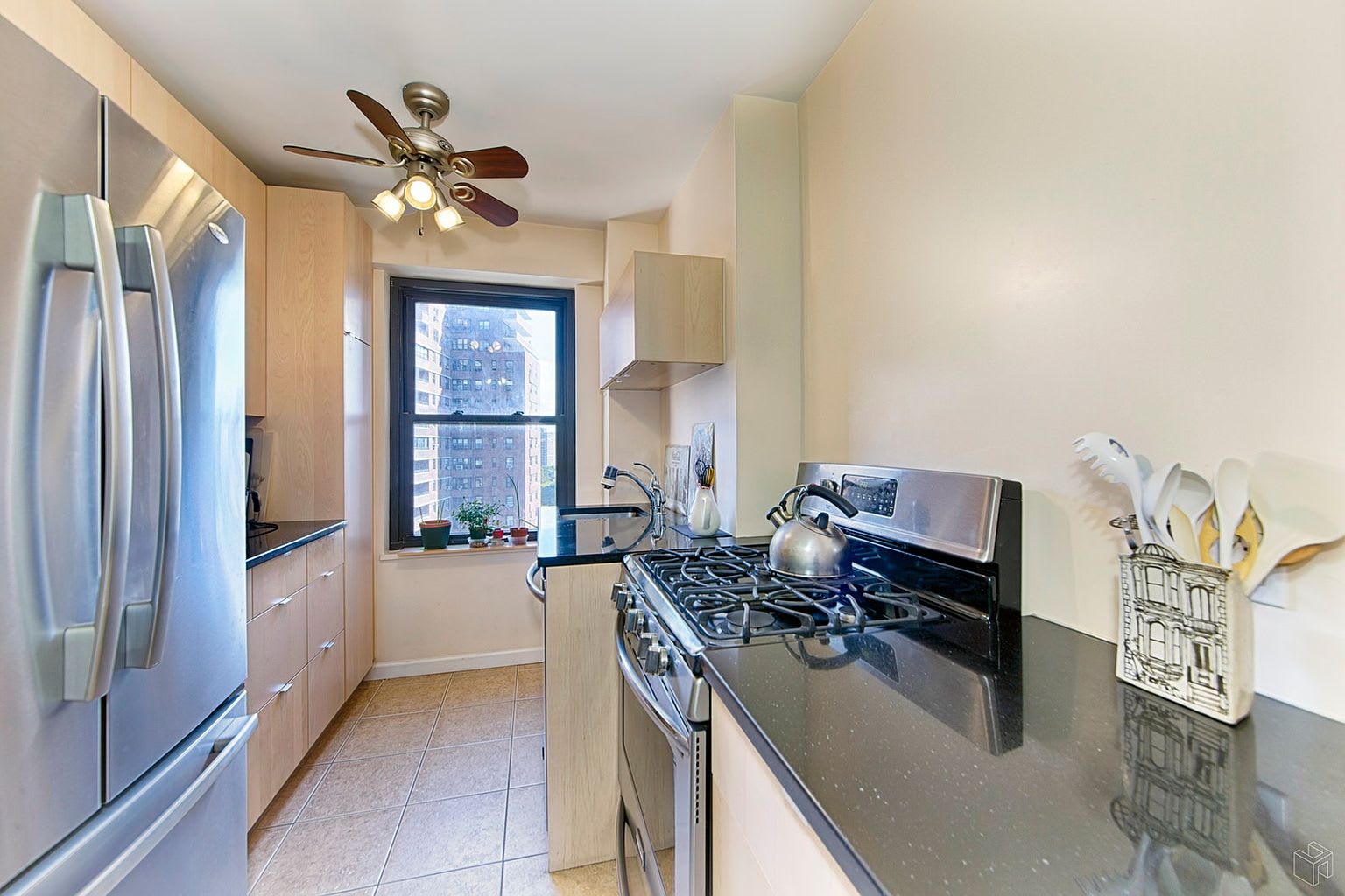 415 Grand St, #E1301