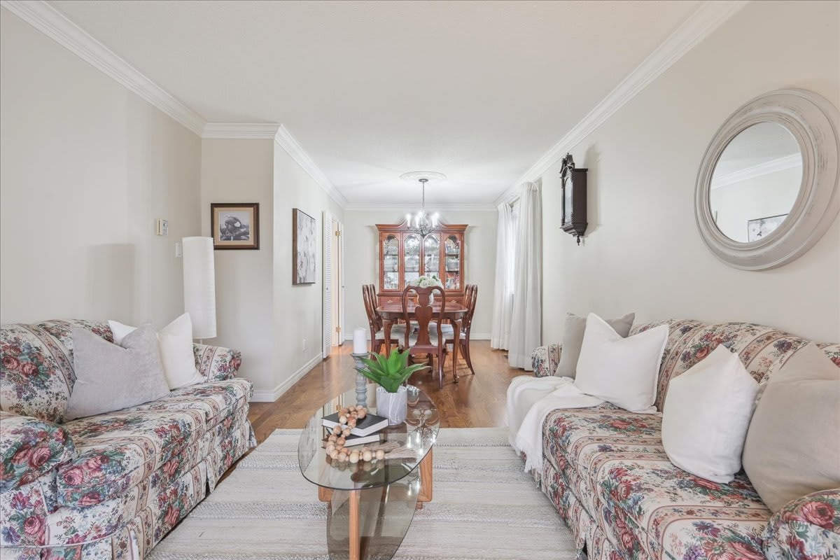 Situated on a quiet court & backing onto Bronte Creek