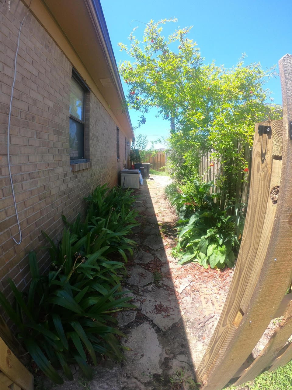 1544 Donna Avenue