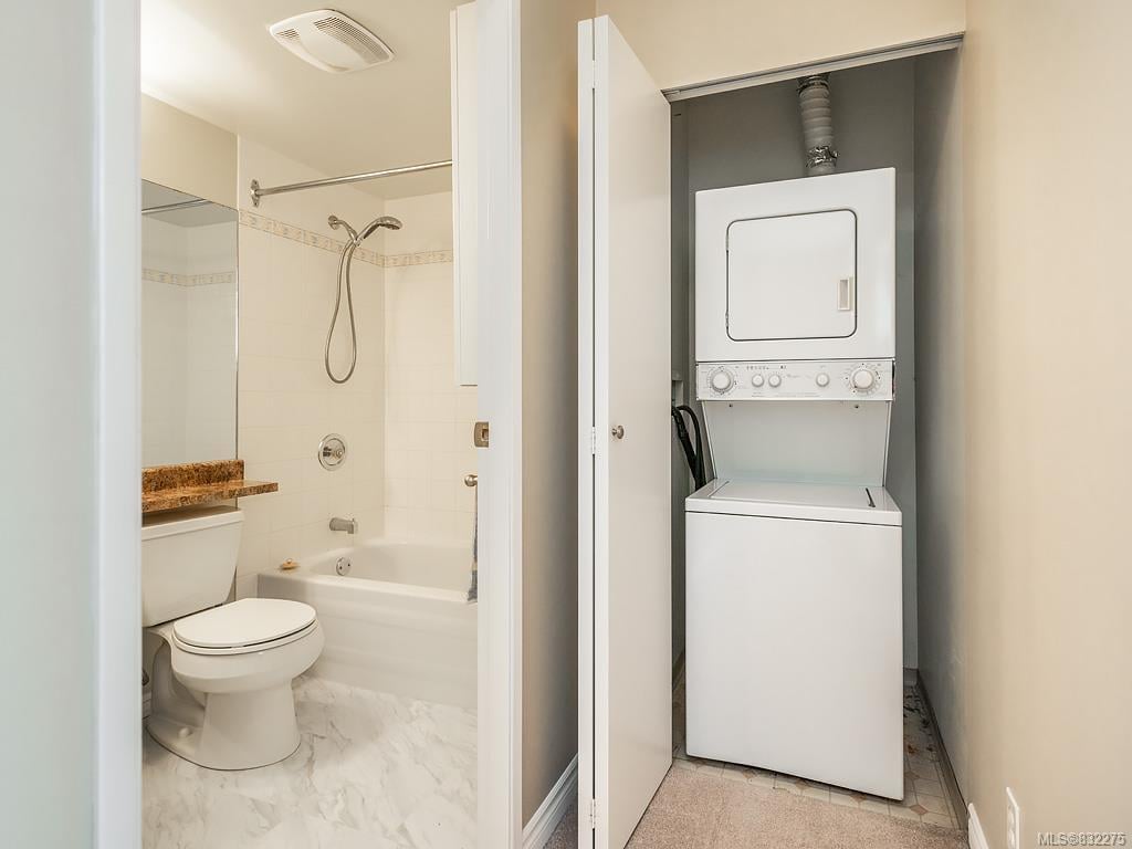 710-835 View St