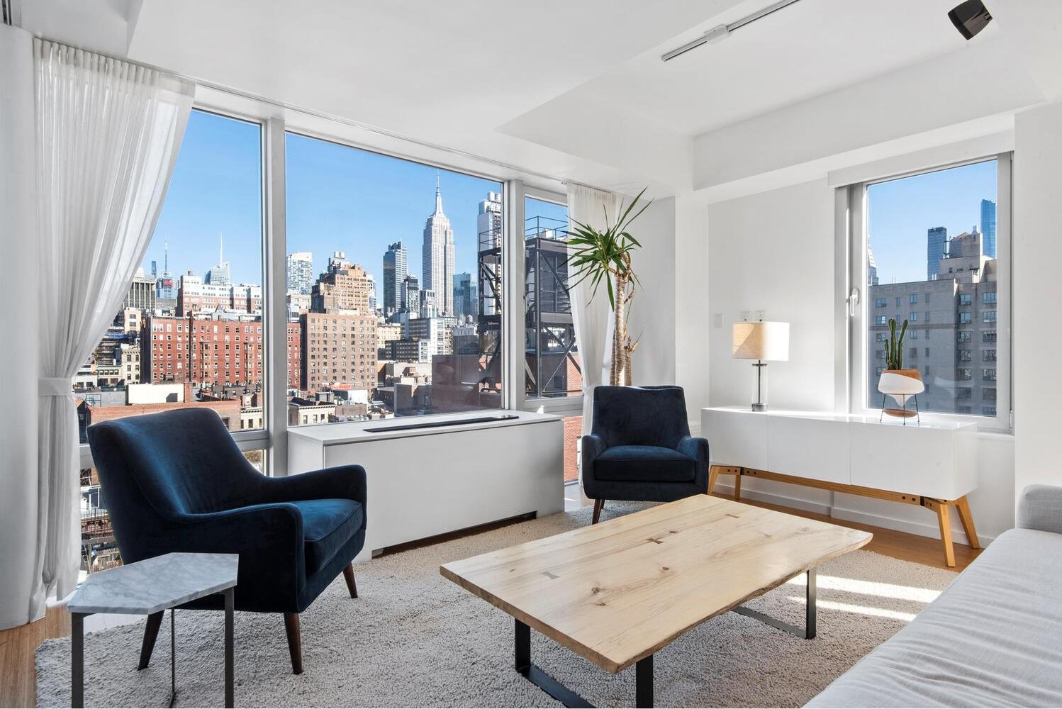 245 W 19th St, Unit PH3