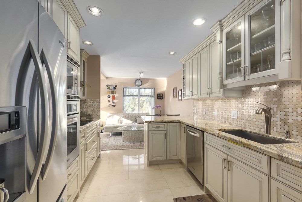 1120 Strathaven Dr