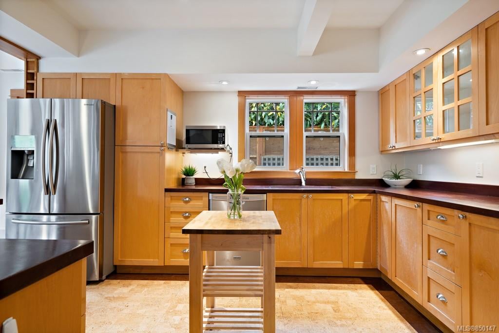 1129 May St