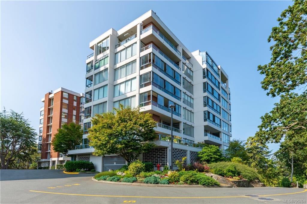 1033 Belmont Unit 305