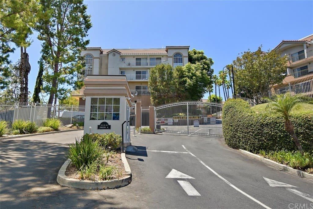 4760 TEMPLETON Street Unit 3329