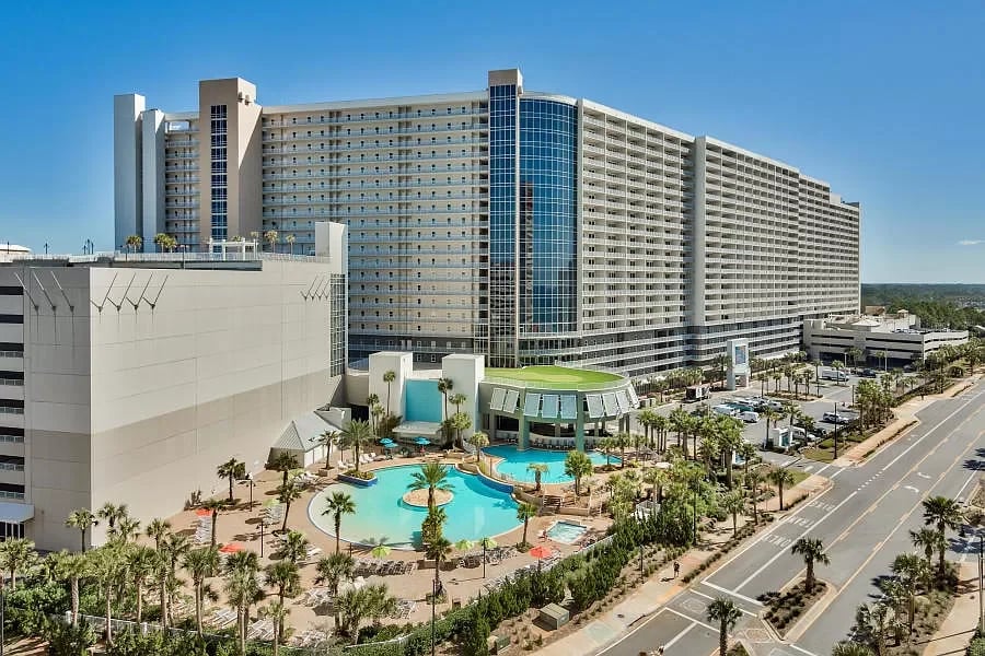 9860 S Thomas Drive Unit 1015