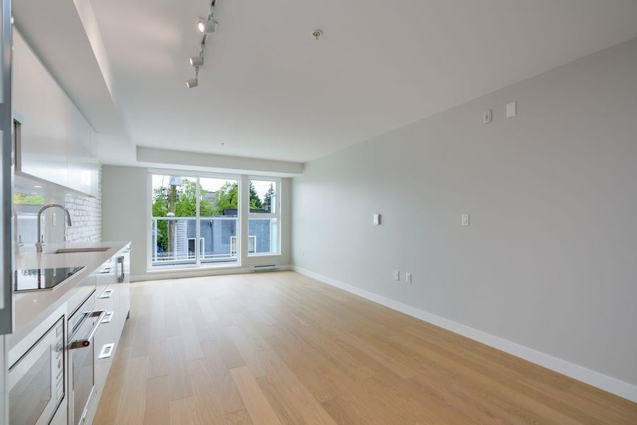 310-2508 Fraser St