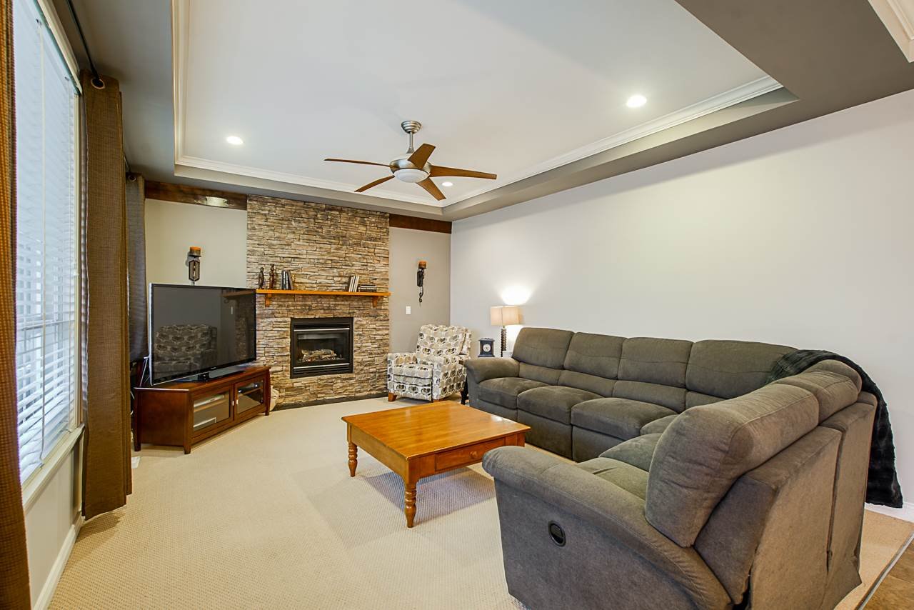 6056 164 St