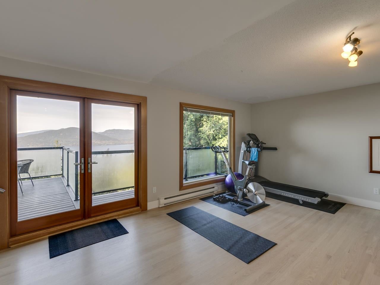280 Mountain Dr