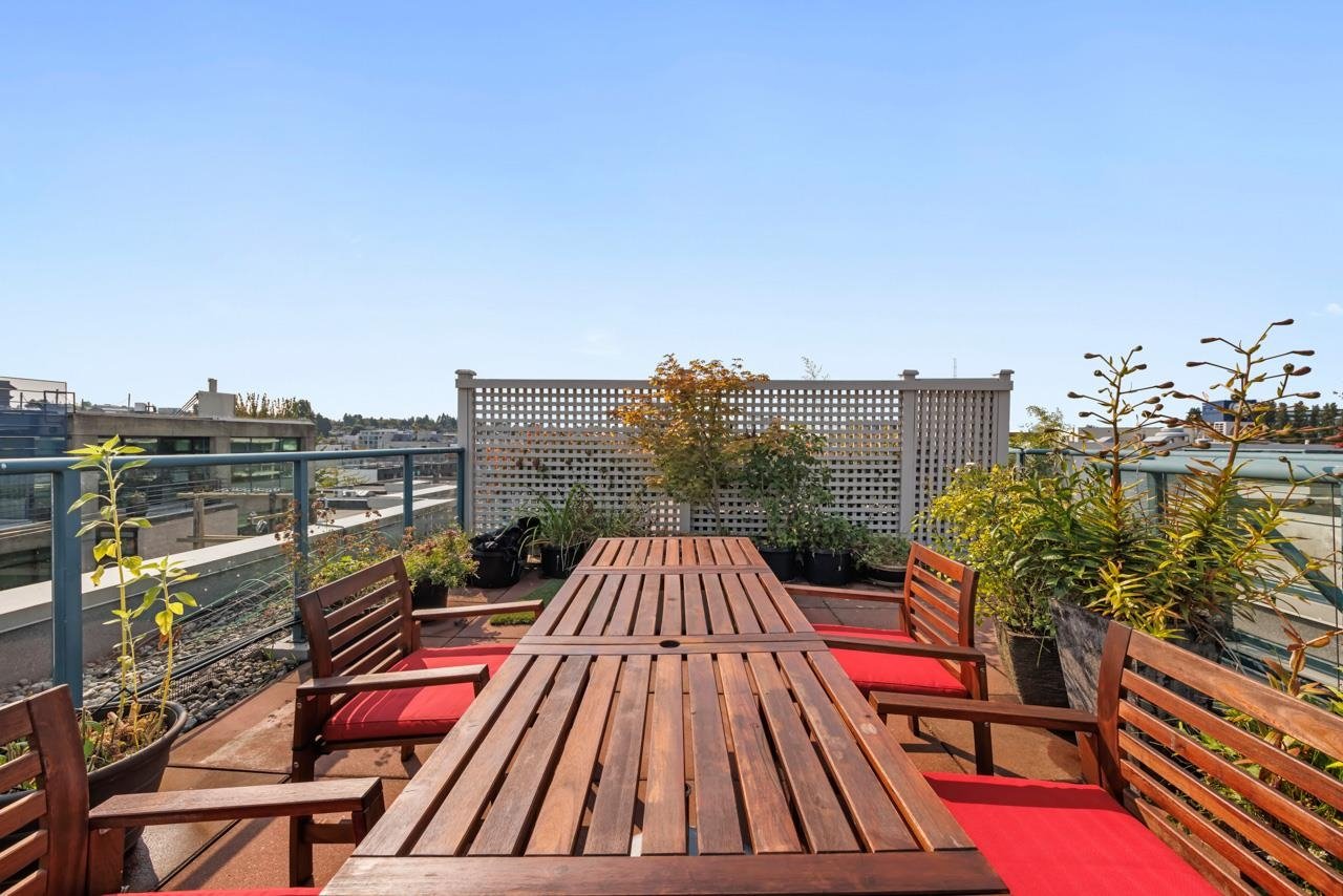411-1630 W 1st Avenue, Vancouver