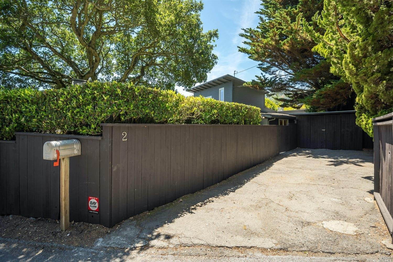 2 Cedarwood Ln