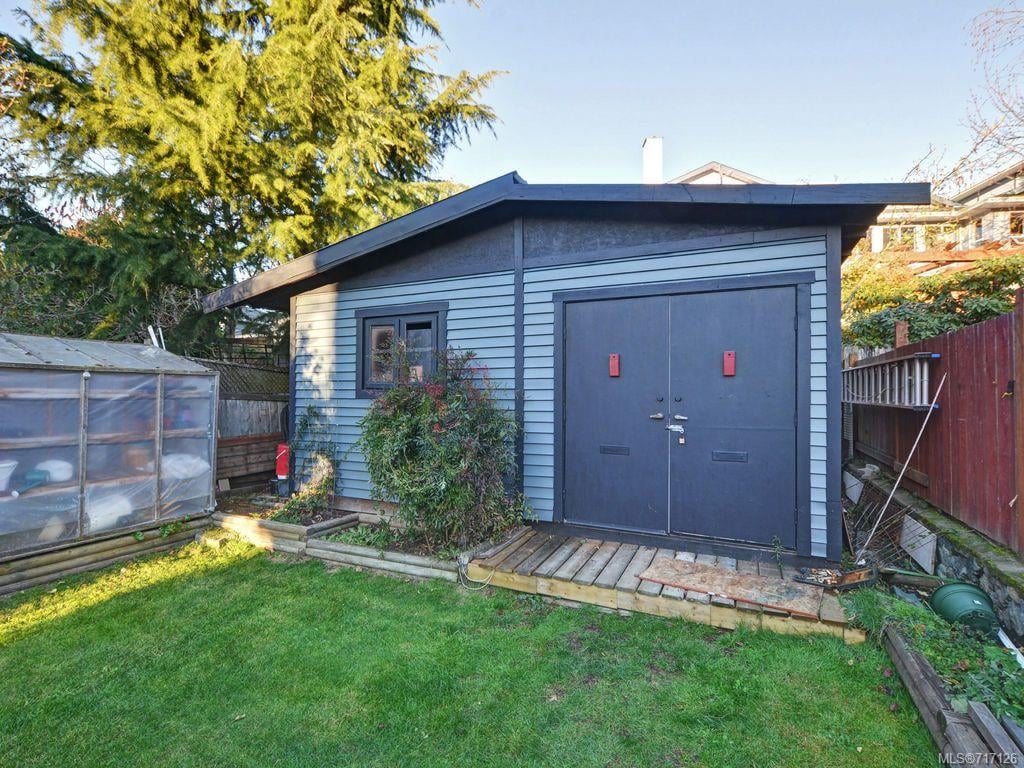 382 Selica Rd, Langford