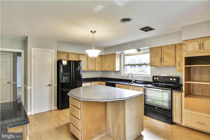 1304 Woodside Pkwy