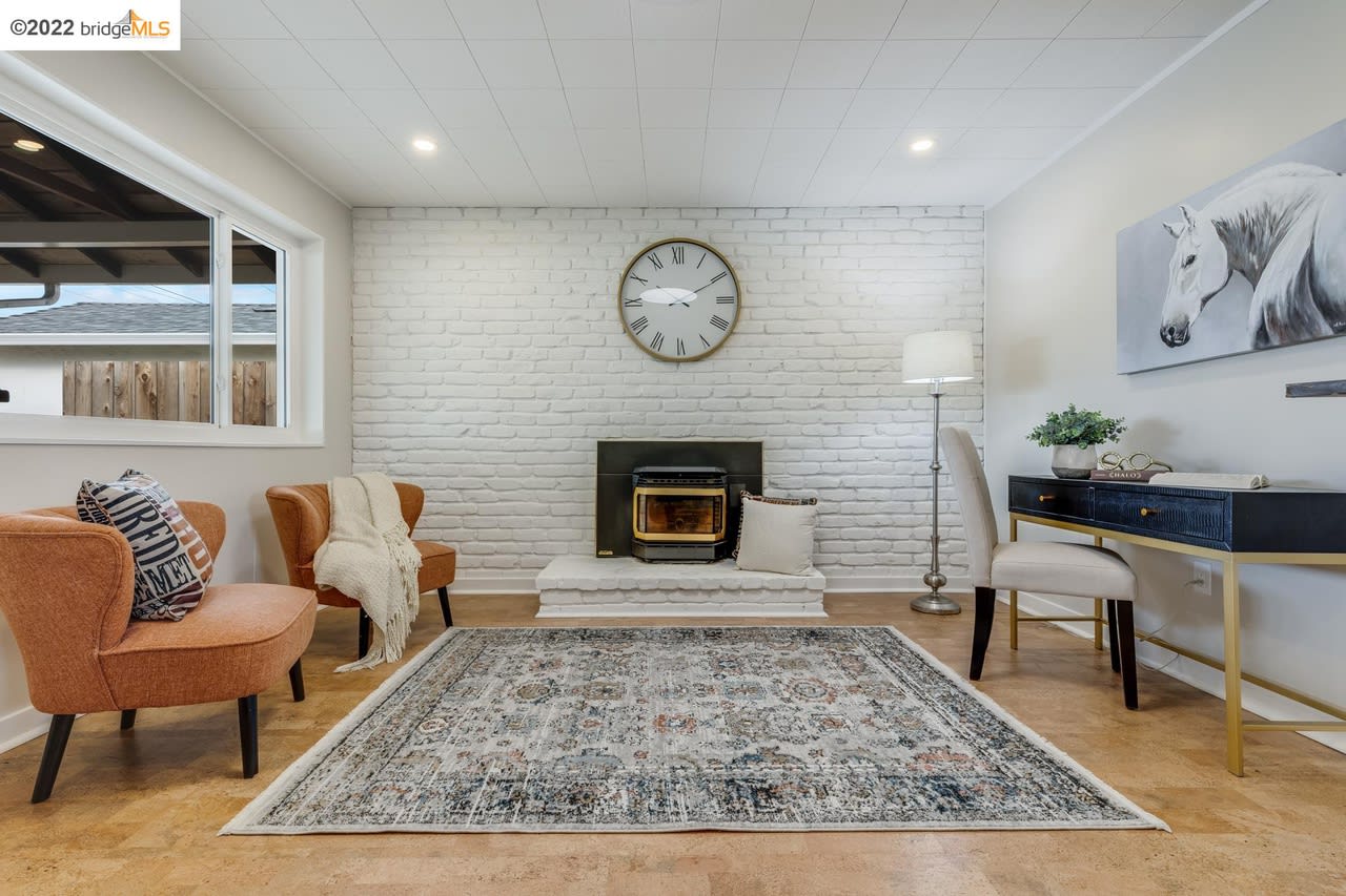 21956 Ada St