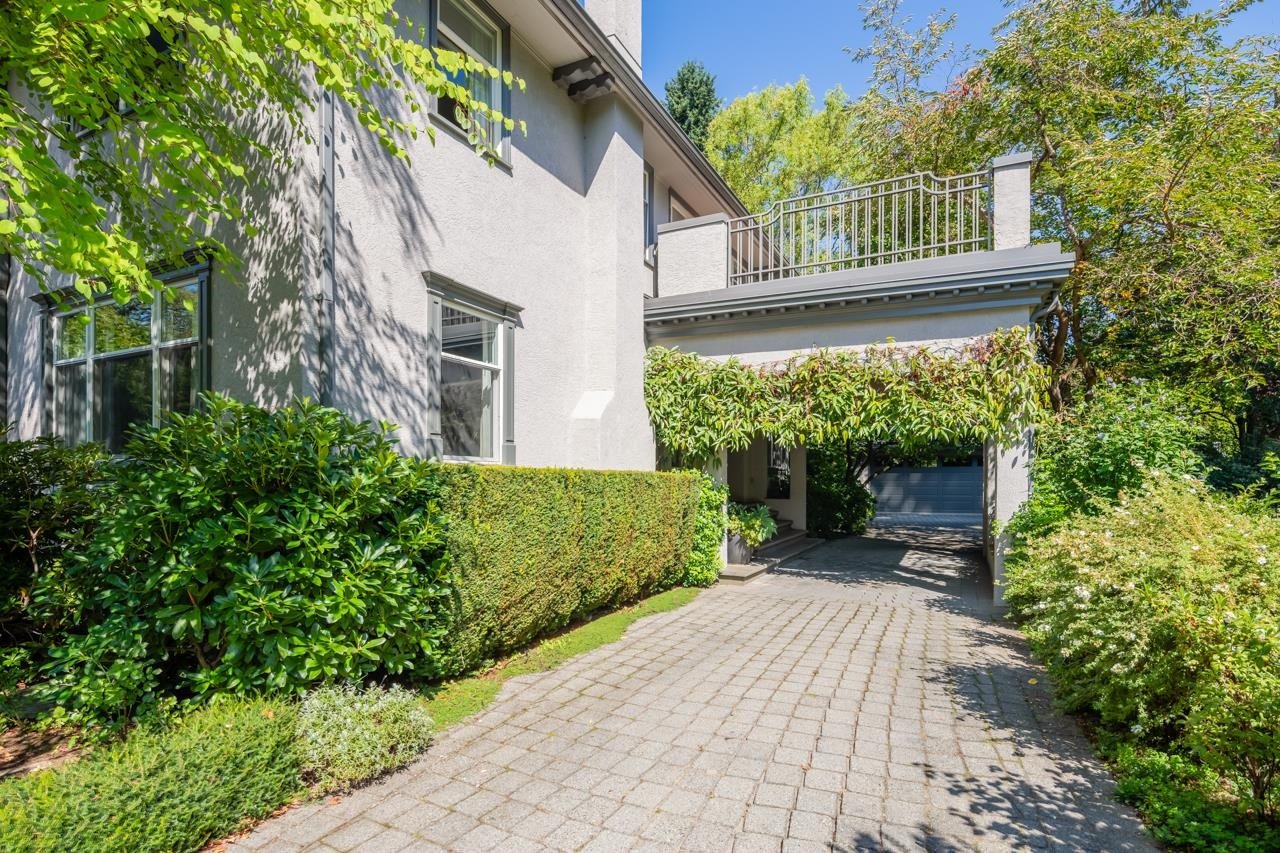 5560 Somerset Cres