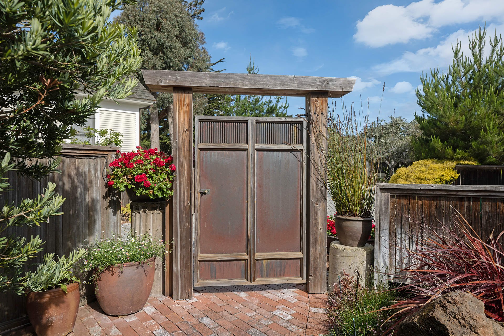 Carmel Jewel - 10th Ave 3 SE of San Carlos
