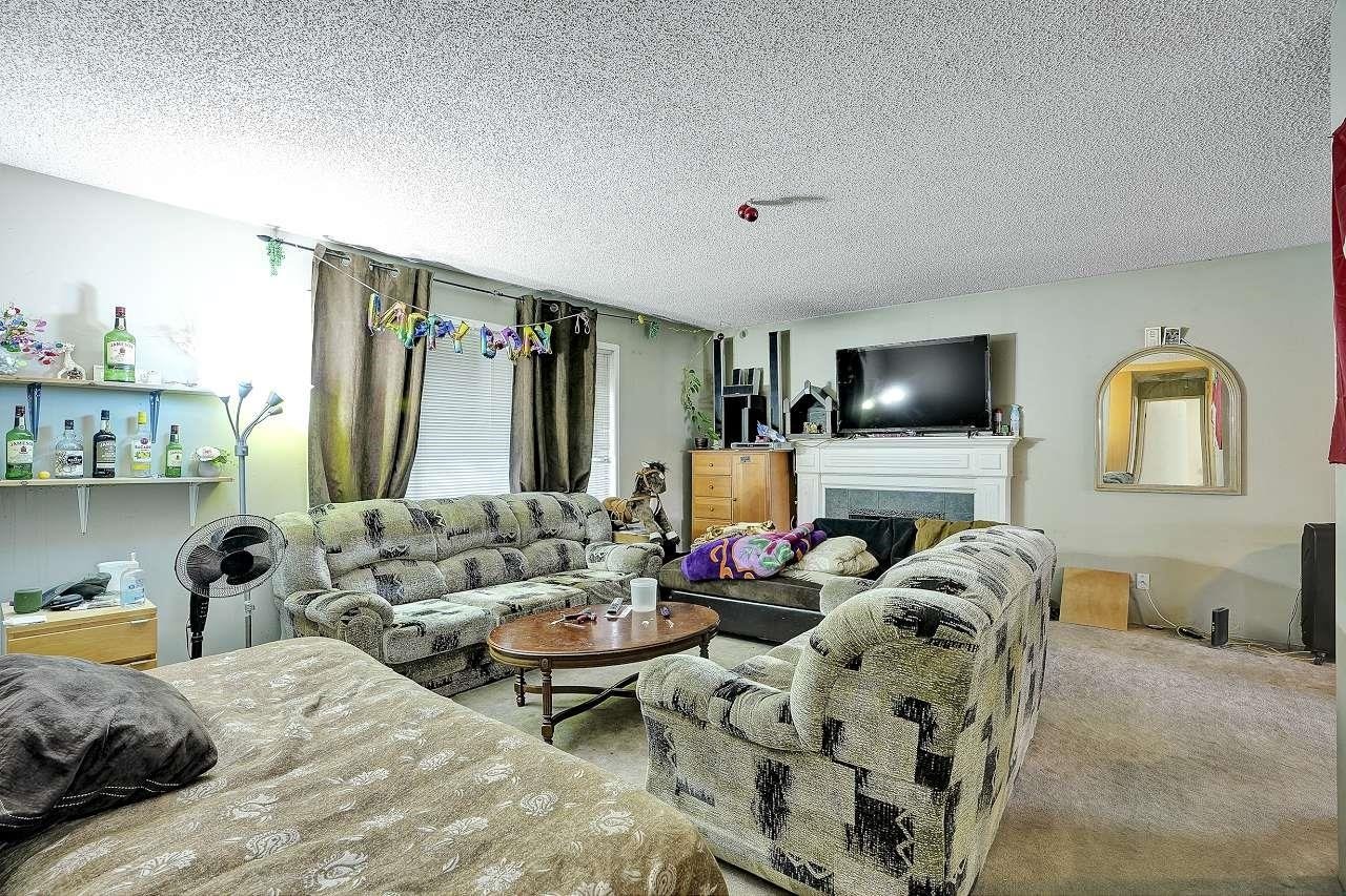 9428 132 St