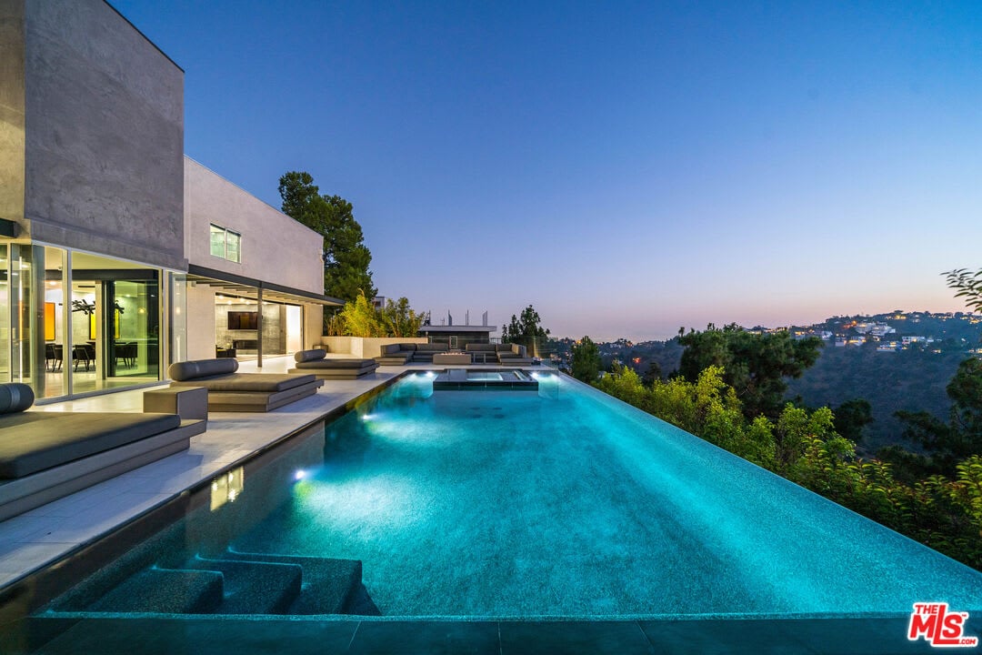 Estate Crown