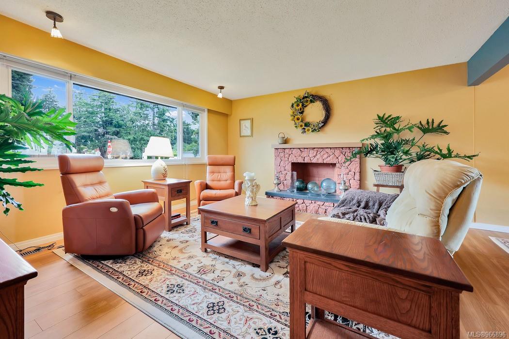 403 Dressler Rd