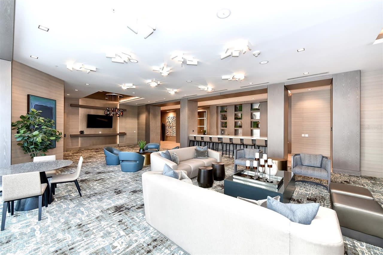 111 S Pineapple Ave #1020